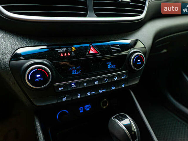 Хендай Туксон, объемом двигателя 2 л и пробегом 95 тыс. км за 21697 $, фото 16 на Automoto.ua