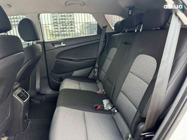 Хендай Туксон, объемом двигателя 0 л и пробегом 110 тыс. км за 17999 $, фото 16 на Automoto.ua