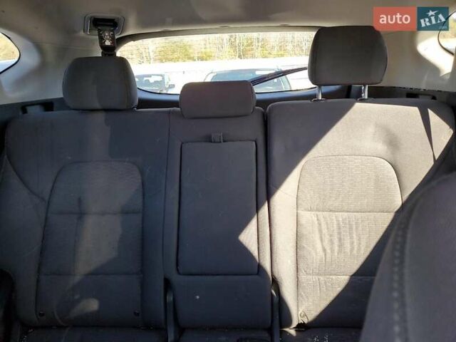 Хендай Туксон, об'ємом двигуна 2 л та пробігом 76 тис. км за 2700 $, фото 9 на Automoto.ua