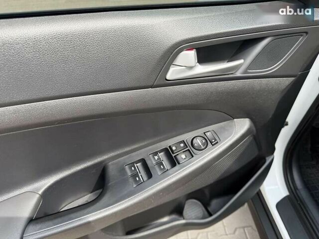 Хендай Туксон, объемом двигателя 0 л и пробегом 110 тыс. км за 17999 $, фото 9 на Automoto.ua