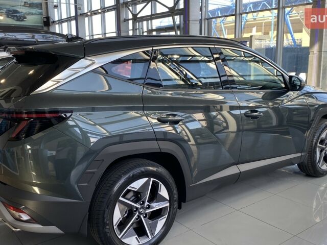 Хендай Туксон, объемом двигателя 2 л и пробегом 0 тыс. км за 32050 $, фото 2 на Automoto.ua