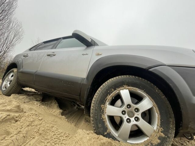 Серый Хендай Туксон, объемом двигателя 2 л и пробегом 267 тыс. км за 4300 $, фото 9 на Automoto.ua