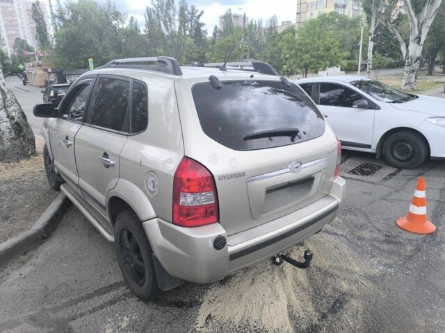 Хендай Туксон 2007 в Днепре (Днепропетровске) на Automoto.ua Серый Хендай Туксон, объемом двигателя 0 л и пробегом 200 тыс. км за 2020 $, фото 7 на Automoto.ua