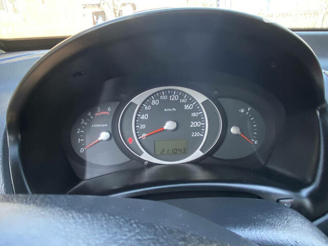 Серый Хендай Туксон, объемом двигателя 2 л и пробегом 211 тыс. км за 5300 $, фото 9 на Automoto.ua