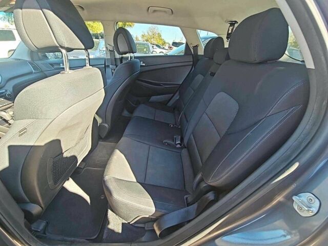 Серый Хендай Туксон, объемом двигателя 0 л и пробегом 90 тыс. км за 5000 $, фото 3 на Automoto.ua