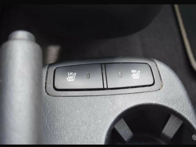 Серый Хендай Туксон, объемом двигателя 2 л и пробегом 230 тыс. км за 5500 $, фото 14 на Automoto.ua