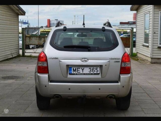 Серый Хендай Туксон, объемом двигателя 2 л и пробегом 230 тыс. км за 5500 $, фото 11 на Automoto.ua
