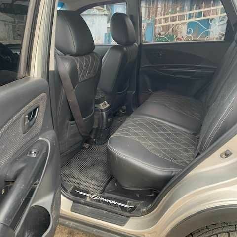 Сірий Хендай Туксон, об'ємом двигуна 2 л та пробігом 215 тис. км за 8500 $, фото 5 на Automoto.ua