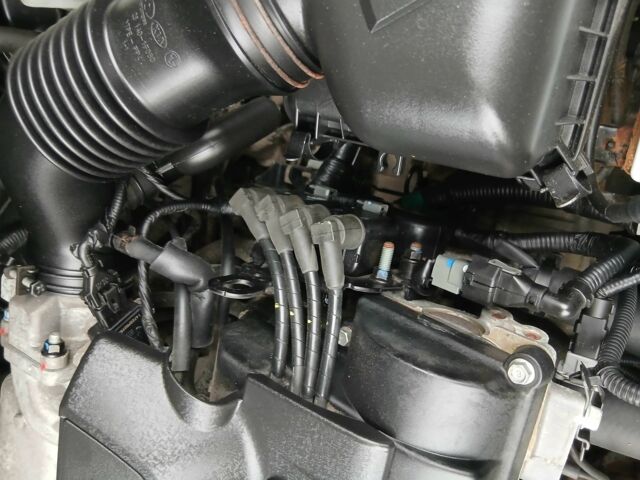 Серый Хендай Туксон, объемом двигателя 2 л и пробегом 78 тыс. км за 11600 $, фото 10 на Automoto.ua