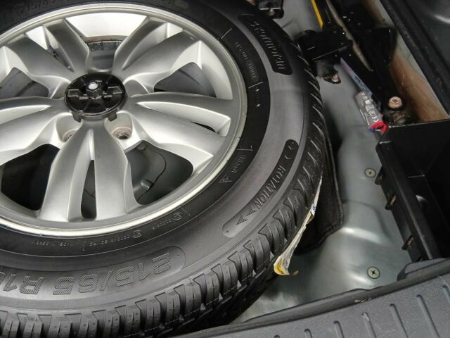 Серый Хендай Туксон, объемом двигателя 2 л и пробегом 78 тыс. км за 11600 $, фото 7 на Automoto.ua