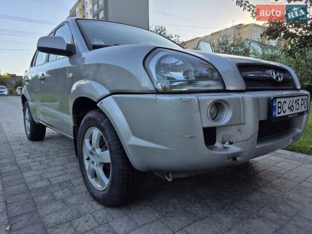 Хендай Туксон 2004 в Львове на Automoto.ua Серый Хендай Туксон, объемом двигателя 1.98 л и пробегом 230 тыс. км за 4900 $, фото 3 на Automoto.ua