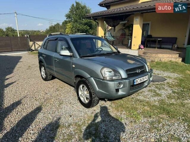 Хендай Туксон 2004 в Львове на Automoto.ua Серый Хендай Туксон, объемом двигателя 2 л и пробегом 250 тыс. км за 5200 $, фото 1 на Automoto.ua
