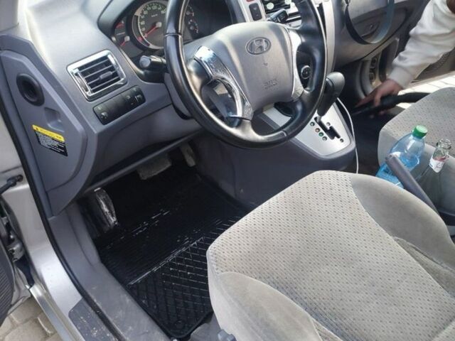 Серый Хендай Туксон, объемом двигателя 2 л и пробегом 320 тыс. км за 6400 $, фото 2 на Automoto.ua