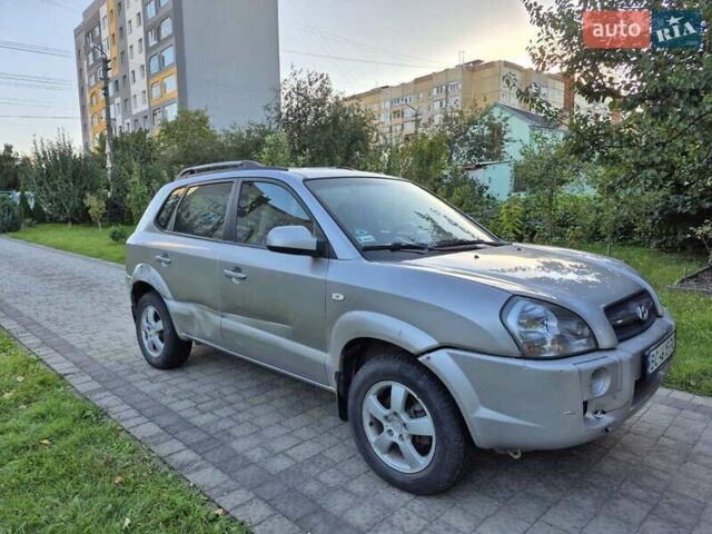Сірий Хендай Туксон, об'ємом двигуна 1.98 л та пробігом 230 тис. км за 5500 $, фото 8 на Automoto.ua