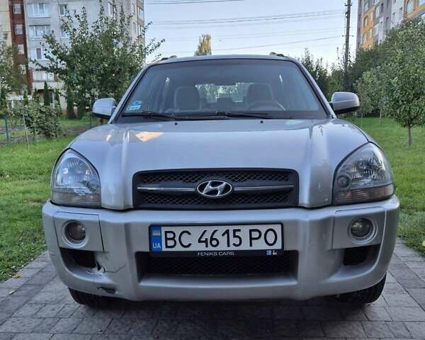 Сірий Хендай Туксон, об'ємом двигуна 1.98 л та пробігом 230 тис. км за 5500 $, фото 1 на Automoto.ua
