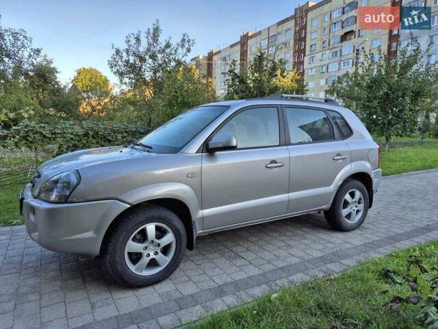 Сірий Хендай Туксон, об'ємом двигуна 1.98 л та пробігом 230 тис. км за 5500 $, фото 7 на Automoto.ua