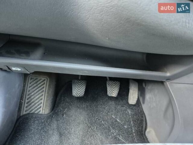 Хендай Туксон 2004 в Львове на Automoto.ua Серый Хендай Туксон, объемом двигателя 1.98 л и пробегом 230 тыс. км за 4900 $, фото 12 на Automoto.ua