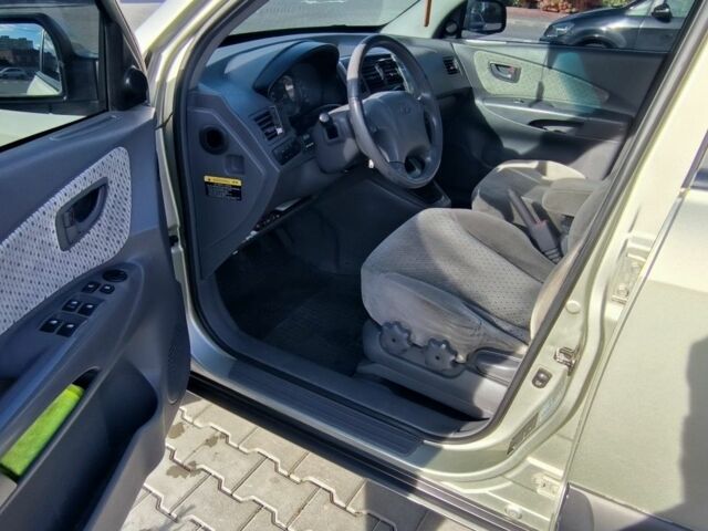 Серый Хендай Туксон, объемом двигателя 2 л и пробегом 275 тыс. км за 4400 $, фото 6 на Automoto.ua