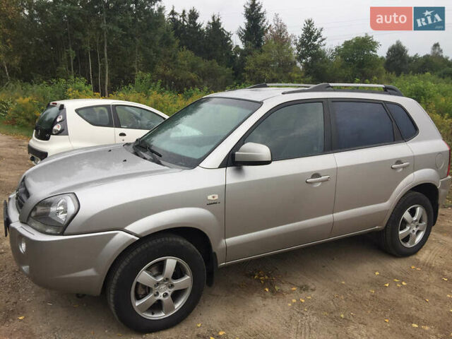 Сірий Хендай Туксон, об'ємом двигуна 1.98 л та пробігом 203 тис. км за 7200 $, фото 13 на Automoto.ua