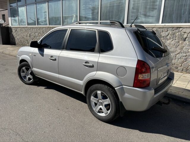 Серый Хендай Туксон, объемом двигателя 2 л и пробегом 270 тыс. км за 7300 $, фото 10 на Automoto.ua