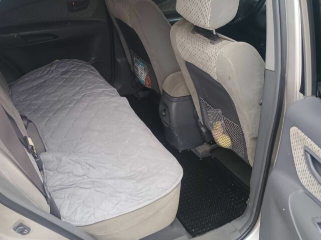 Сірий Хендай Туксон, об'ємом двигуна 2 л та пробігом 267 тис. км за 5600 $, фото 1 на Automoto.ua