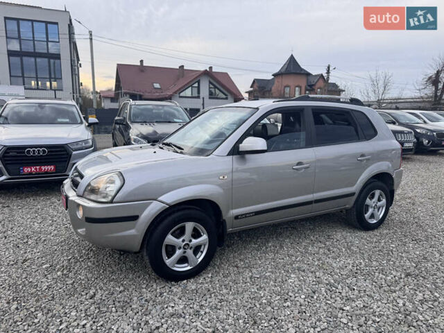 Серый Хендай Туксон, объемом двигателя 2 л и пробегом 155 тыс. км за 6989 $, фото 5 на Automoto.ua