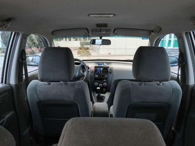 Серый Хендай Туксон, объемом двигателя 2 л и пробегом 267 тыс. км за 7200 $, фото 9 на Automoto.ua