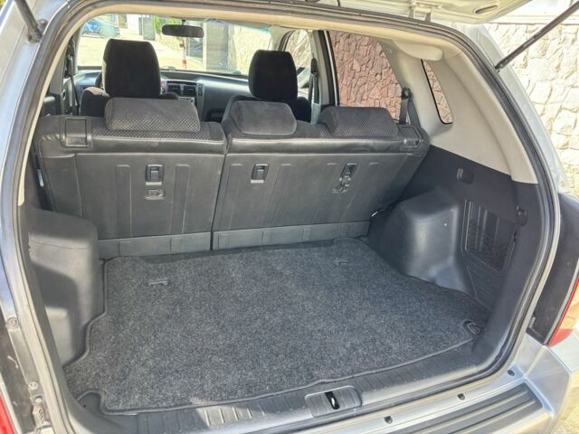 Серый Хендай Туксон, объемом двигателя 2 л и пробегом 270 тыс. км за 7300 $, фото 5 на Automoto.ua