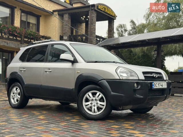 Сірий Хендай Туксон, об'ємом двигуна 1.99 л та пробігом 290 тис. км за 6450 $, фото 12 на Automoto.ua
