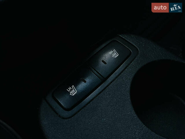 Серый Хендай Туксон, объемом двигателя 2 л и пробегом 182 тыс. км за 7200 $, фото 25 на Automoto.ua