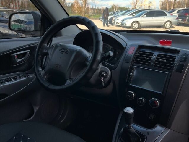 Сірий Хендай Туксон, об'ємом двигуна 0 л та пробігом 262 тис. км за 6800 $, фото 8 на Automoto.ua