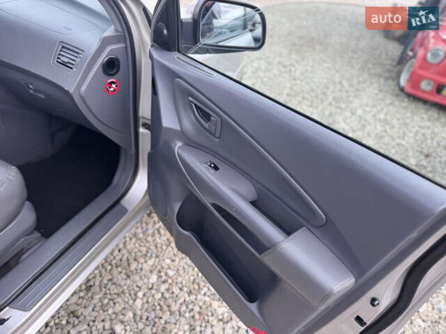 Серый Хендай Туксон, объемом двигателя 2 л и пробегом 155 тыс. км за 6989 $, фото 48 на Automoto.ua