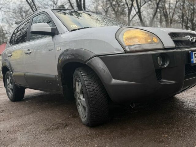 Сірий Хендай Туксон, об'ємом двигуна 2.7 л та пробігом 370 тис. км за 2900 $, фото 6 на Automoto.ua