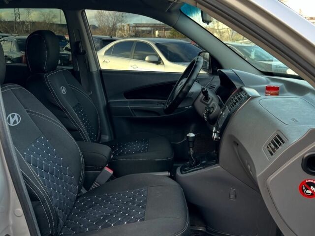 Сірий Хендай Туксон, об'ємом двигуна 0 л та пробігом 262 тис. км за 6800 $, фото 7 на Automoto.ua