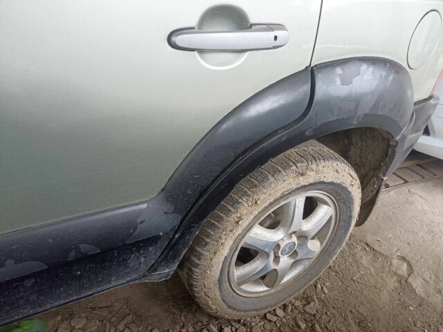 Хендай Туксон 2005 в Тячеве на Automoto.ua Серый Хендай Туксон, объемом двигателя 0 л и пробегом 245 тыс. км за 3700 $, фото 2 на Automoto.ua