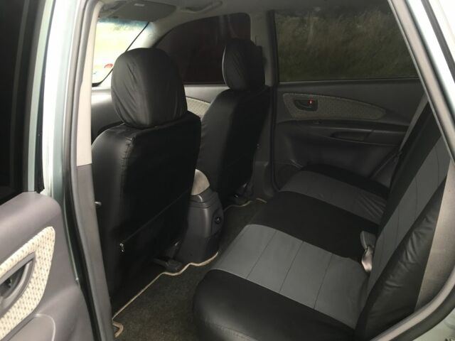 Серый Хендай Туксон, объемом двигателя 2 л и пробегом 240 тыс. км за 8100 $, фото 2 на Automoto.ua