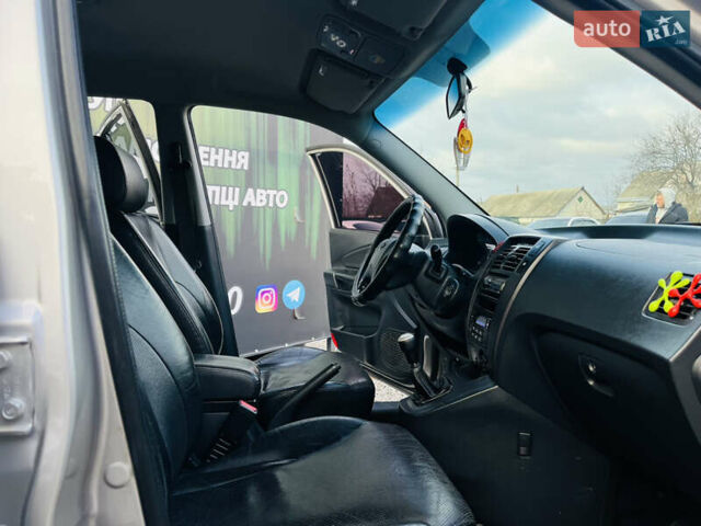 Серый Хендай Туксон, объемом двигателя 2 л и пробегом 182 тыс. км за 7200 $, фото 18 на Automoto.ua