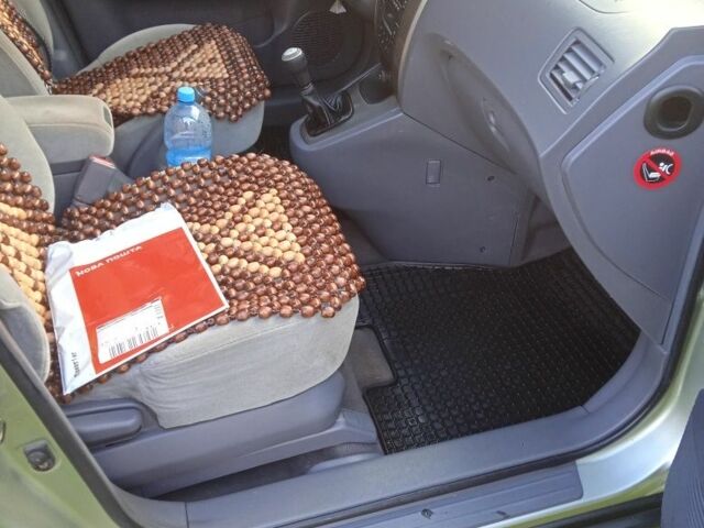 Хендай Туксон 2005 в Староконстантинов на Automoto.ua Серый Хендай Туксон, объемом двигателя 2 л и пробегом 280 тыс. км за 8000 $, фото 3 на Automoto.ua