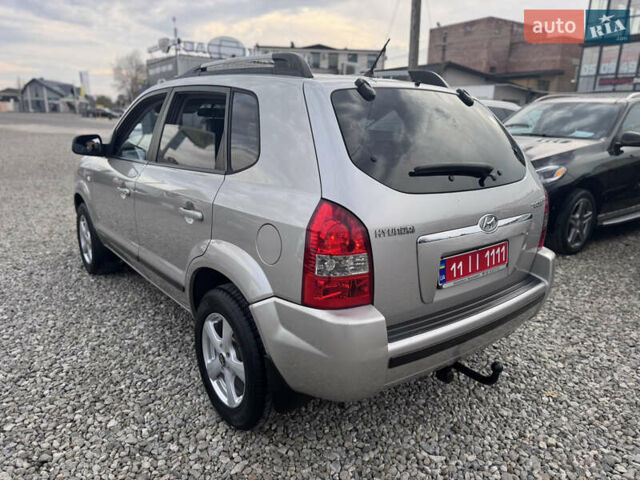 Серый Хендай Туксон, объемом двигателя 2 л и пробегом 155 тыс. км за 6989 $, фото 9 на Automoto.ua