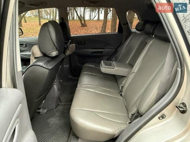 Серый Хендай Туксон, объемом двигателя 2 л и пробегом 248 тыс. км за 6599 $, фото 16 на Automoto.ua