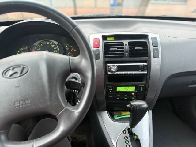 Сірий Хендай Туксон, об'ємом двигуна 2.7 л та пробігом 370 тис. км за 2900 $, фото 9 на Automoto.ua