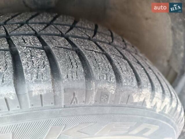 Серый Хендай Туксон, объемом двигателя 1.98 л и пробегом 181 тыс. км за 7000 $, фото 6 на Automoto.ua