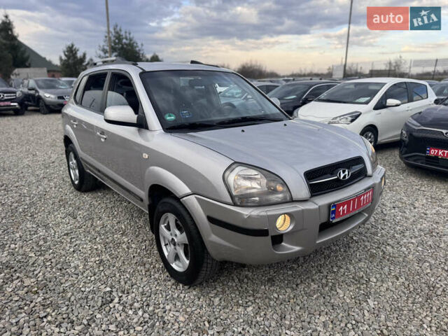 Серый Хендай Туксон, объемом двигателя 2 л и пробегом 155 тыс. км за 6989 $, фото 21 на Automoto.ua