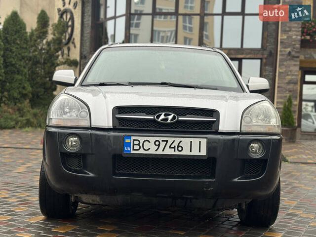 Сірий Хендай Туксон, об'ємом двигуна 1.99 л та пробігом 290 тис. км за 6450 $, фото 7 на Automoto.ua