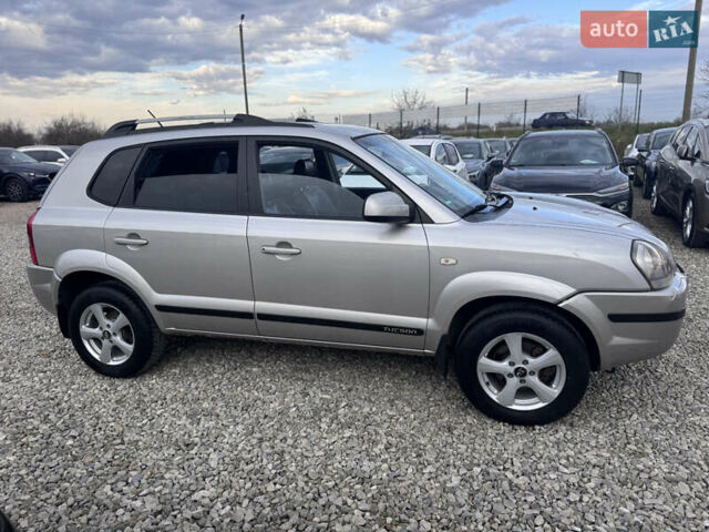 Серый Хендай Туксон, объемом двигателя 2 л и пробегом 155 тыс. км за 6989 $, фото 19 на Automoto.ua