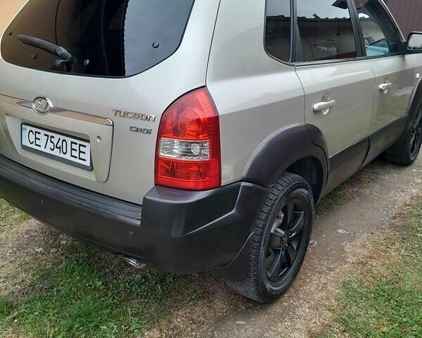 Сірий Хендай Туксон, об'ємом двигуна 1.99 л та пробігом 282 тис. км за 6200 $, фото 8 на Automoto.ua