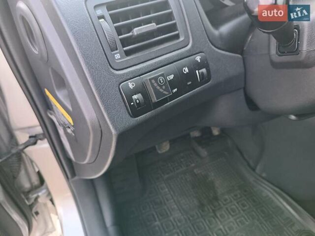 Серый Хендай Туксон, объемом двигателя 1.98 л и пробегом 181 тыс. км за 7000 $, фото 20 на Automoto.ua