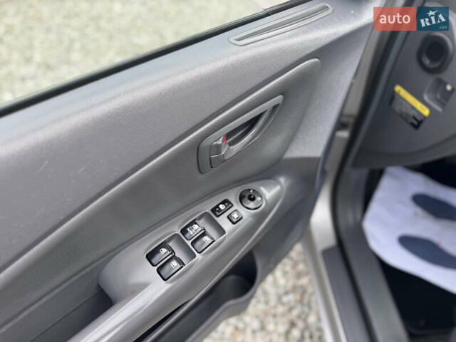Серый Хендай Туксон, объемом двигателя 2 л и пробегом 155 тыс. км за 6989 $, фото 28 на Automoto.ua