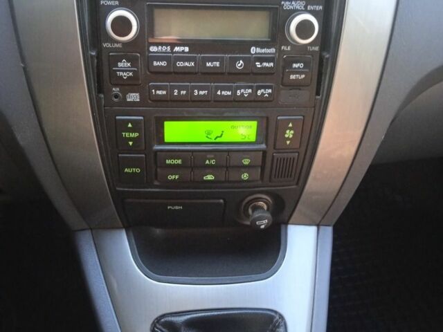 Хендай Туксон 2005 в Староконстантинов на Automoto.ua Серый Хендай Туксон, объемом двигателя 2 л и пробегом 280 тыс. км за 8000 $, фото 6 на Automoto.ua