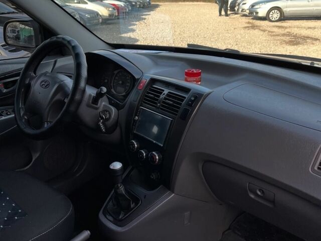 Сірий Хендай Туксон, об'ємом двигуна 0 л та пробігом 262 тис. км за 6800 $, фото 9 на Automoto.ua